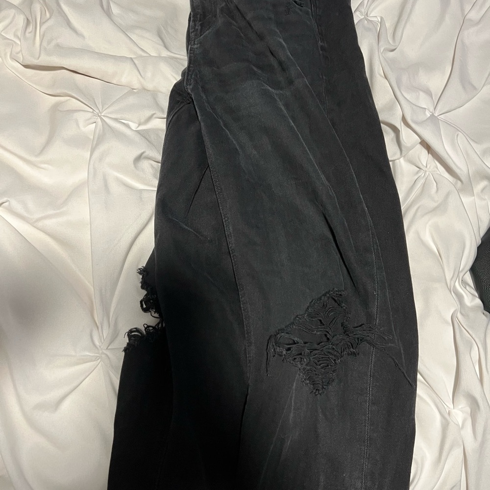 Blacked ripped high waisted jeans!